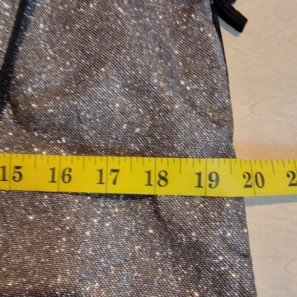 Super Cute Victoria's Secret Gold Weekender Bag - Picture 5 of 9